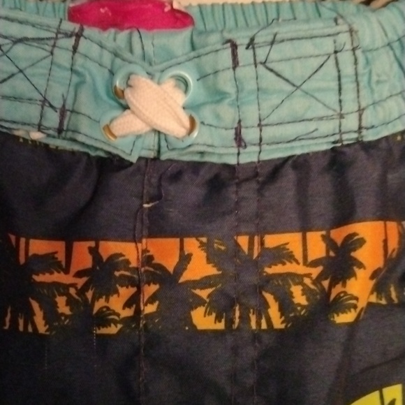 💙BOYS FREESTYLE REVOLUTION SWIM WEAR TRUNKS💙 - Picture 2 of 5